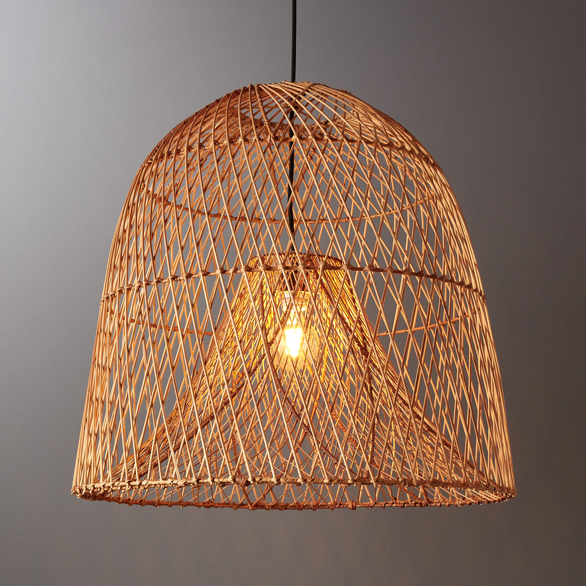 nassa-basket-pendant-light-on